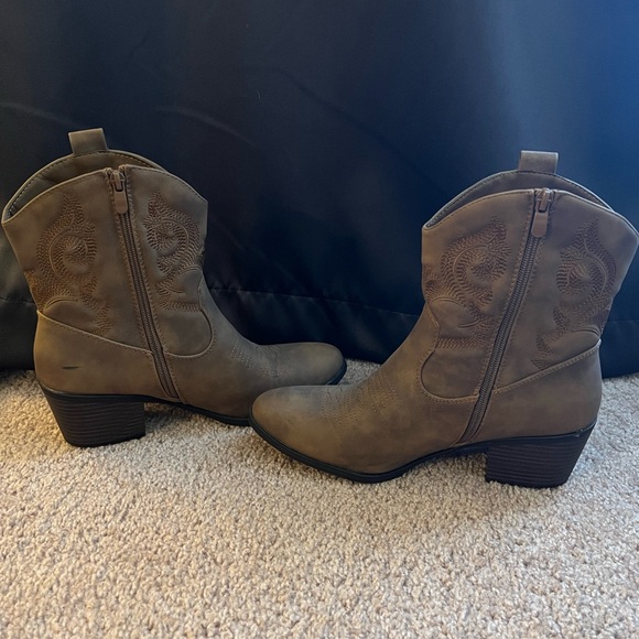 Cowboy boots - Picture 4 of 6